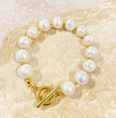 beautiful freshwater pearl and gold toggle bracelet