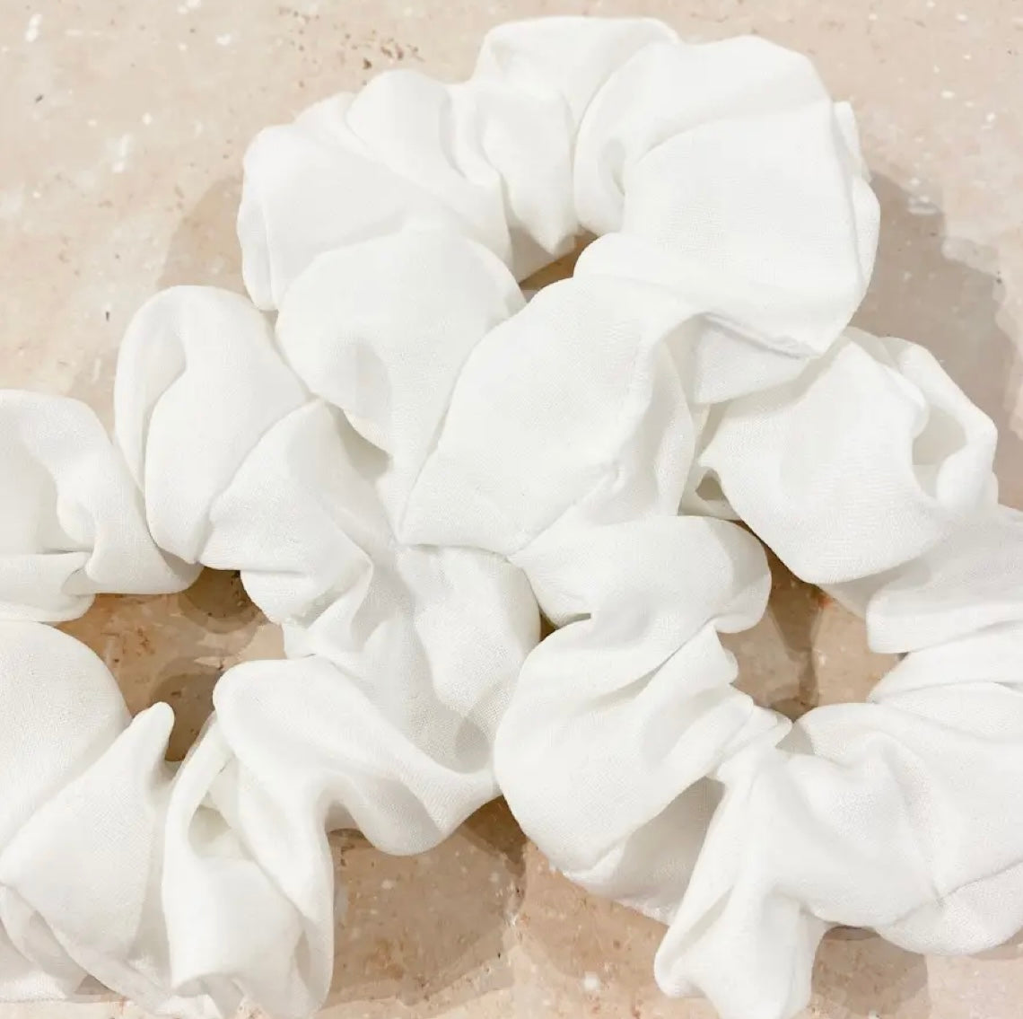 White linen scrunchie (set of 3)